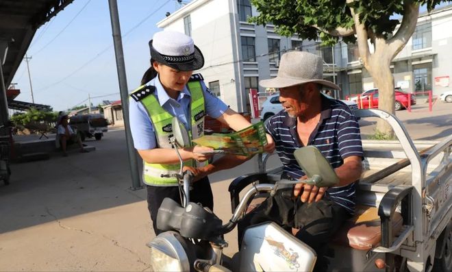 山东省临沂市罗庄区交警，平安的守护者